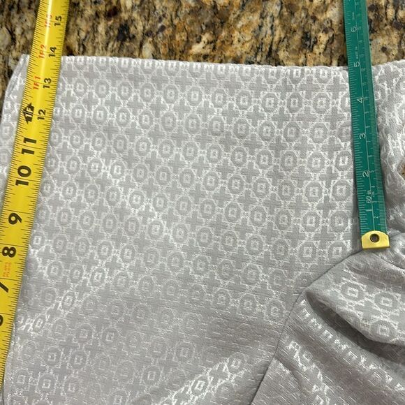 Cache Geo Pattern Flat Front Mid Rise Shorts In Silver Gray Size 10 - Picture 7 of 8